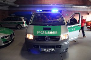Streifenwagen der Polizei Coburg kinderfeuerwehr Löschwichtel Oberfüllbach