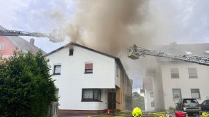 Mehr über den Artikel erfahren Großbrand Grub – B6